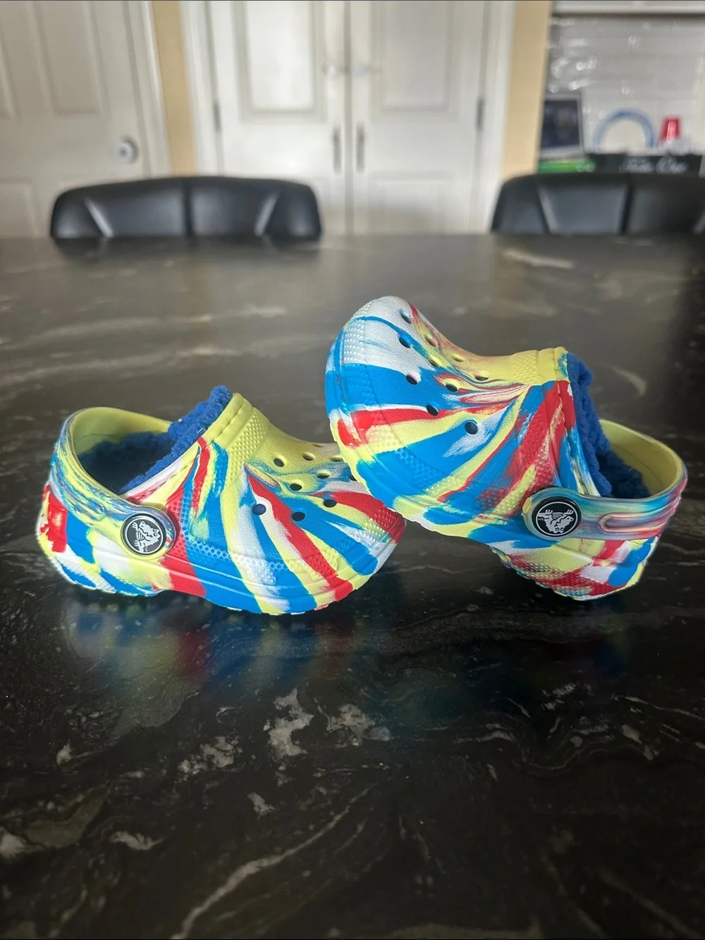 CROCS Kids Tie-Dye Fleece-Lined Clog - Blue/Yellow/Red